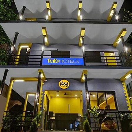 Fabexpress 29 Beach House, Morjim Beach מראה חיצוני תמונה